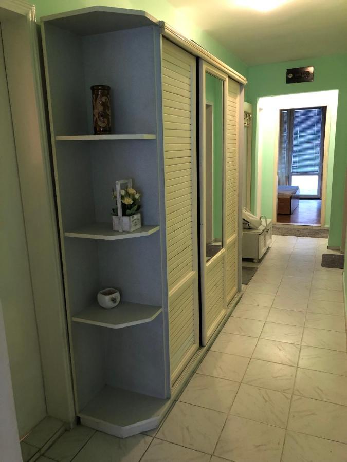 Spacious Beautiful Apartment - Prime Location ヴァルナ エクステリア 写真