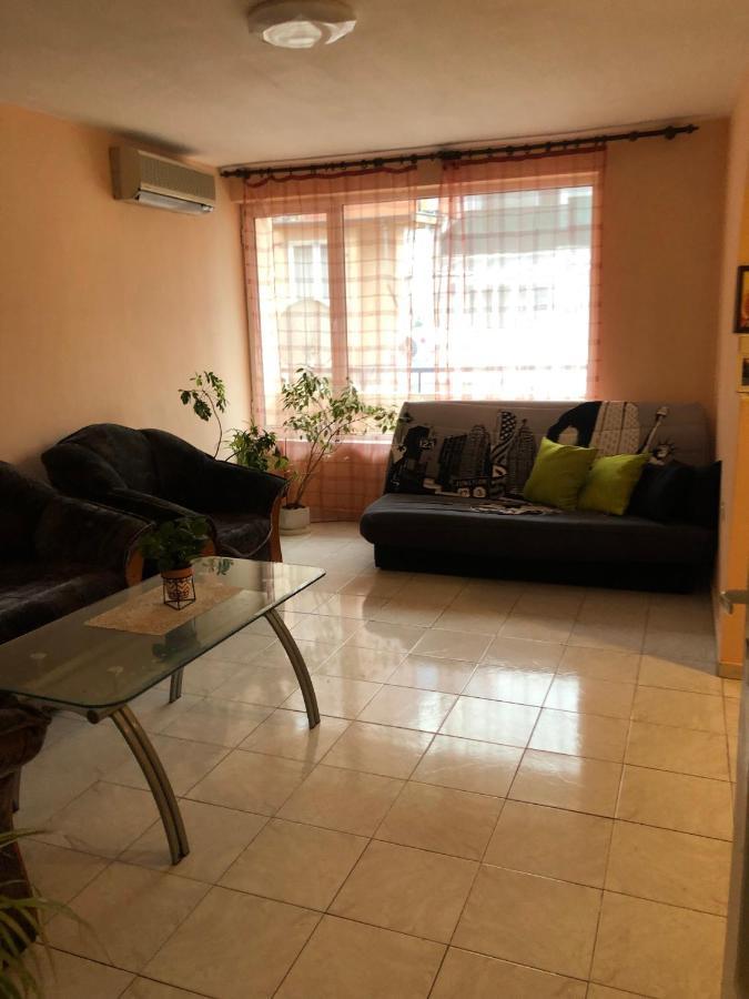 Spacious Beautiful Apartment - Prime Location ヴァルナ エクステリア 写真